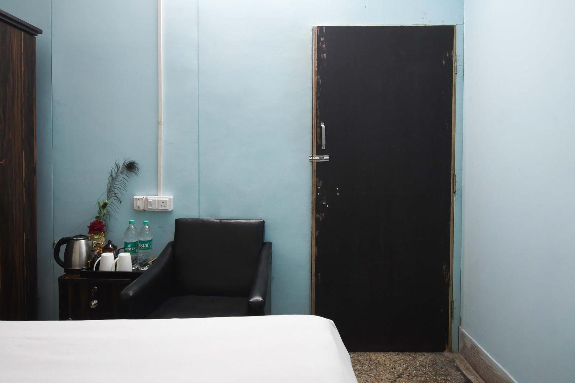 Hotel O Blue Cherry Guest House Калькутта Экстерьер фото