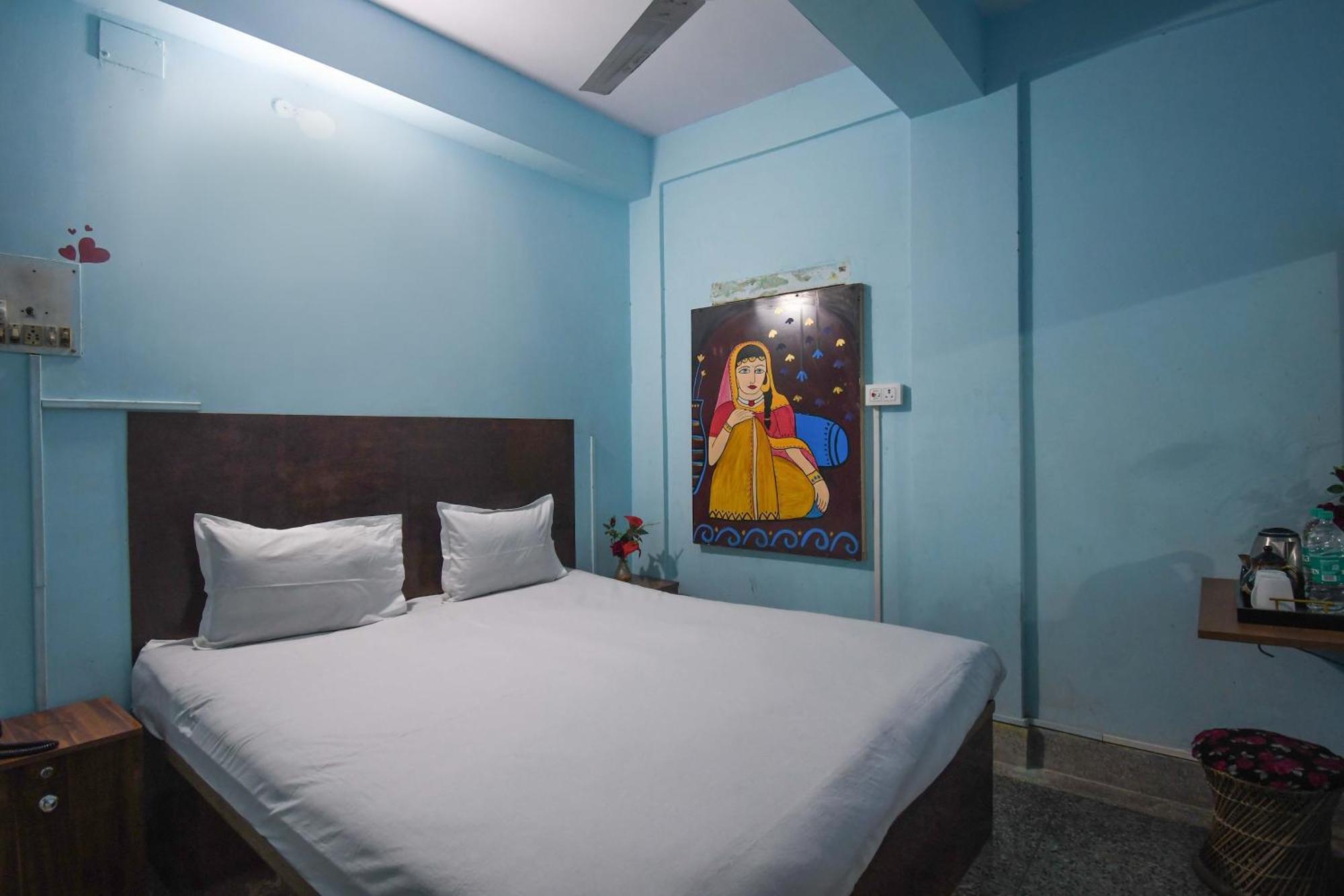 Hotel O Blue Cherry Guest House Калькутта Экстерьер фото