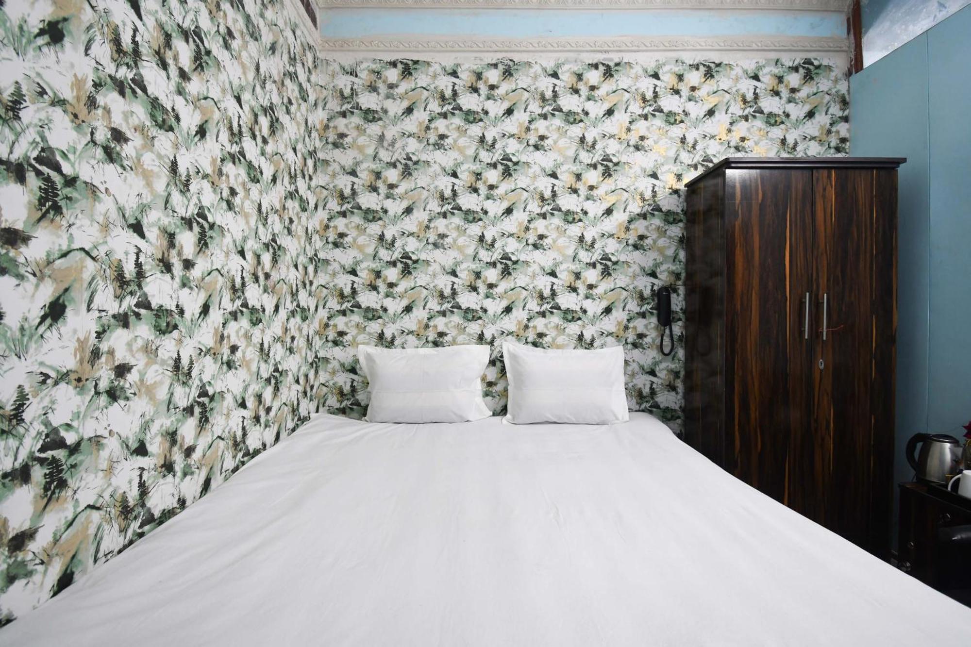 Hotel O Blue Cherry Guest House Калькутта Экстерьер фото