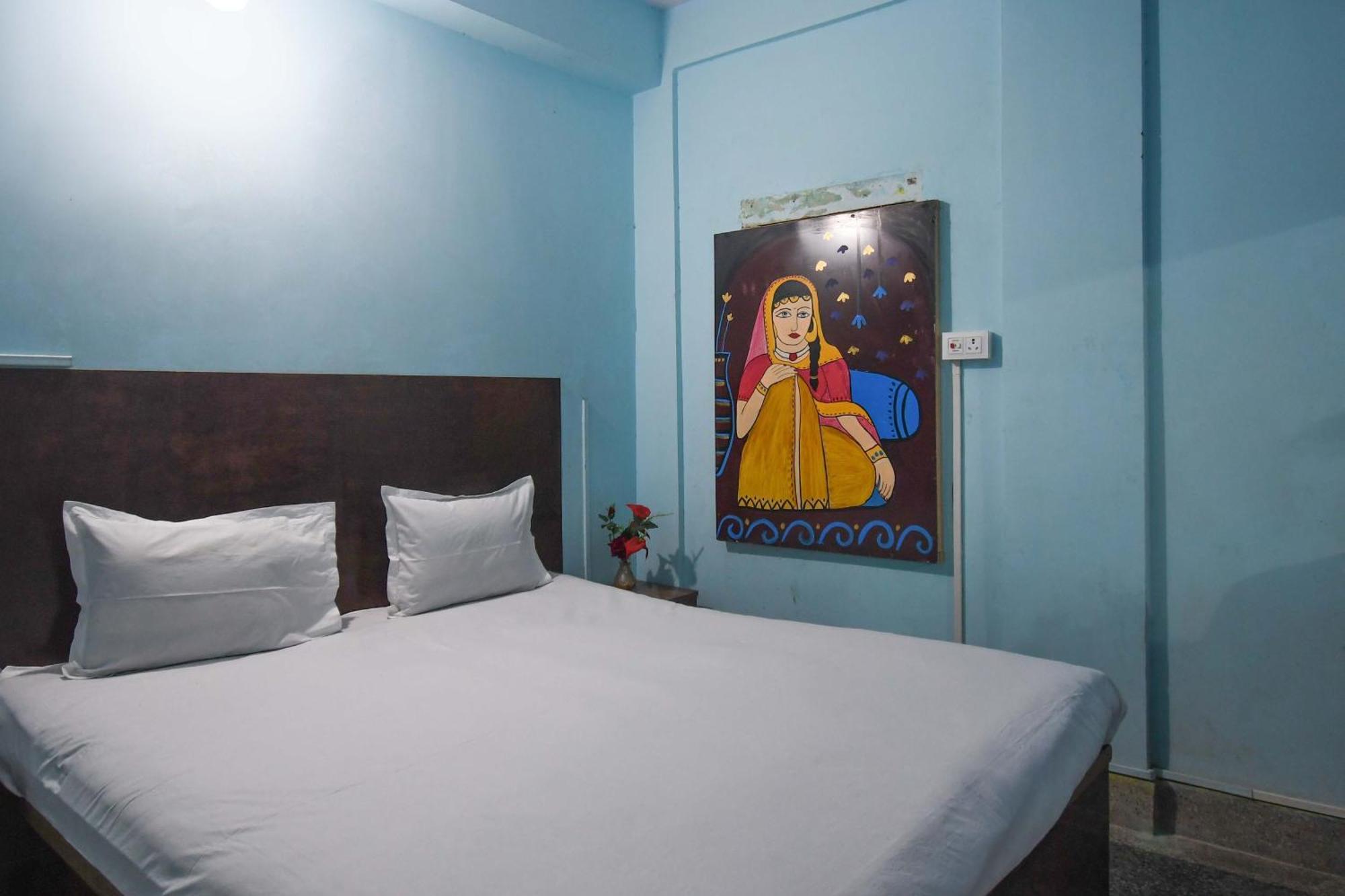 Hotel O Blue Cherry Guest House Калькутта Экстерьер фото